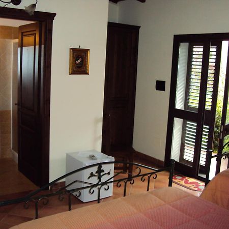 Agriturismo Il Pozzo Antico Маскали Екстериор снимка