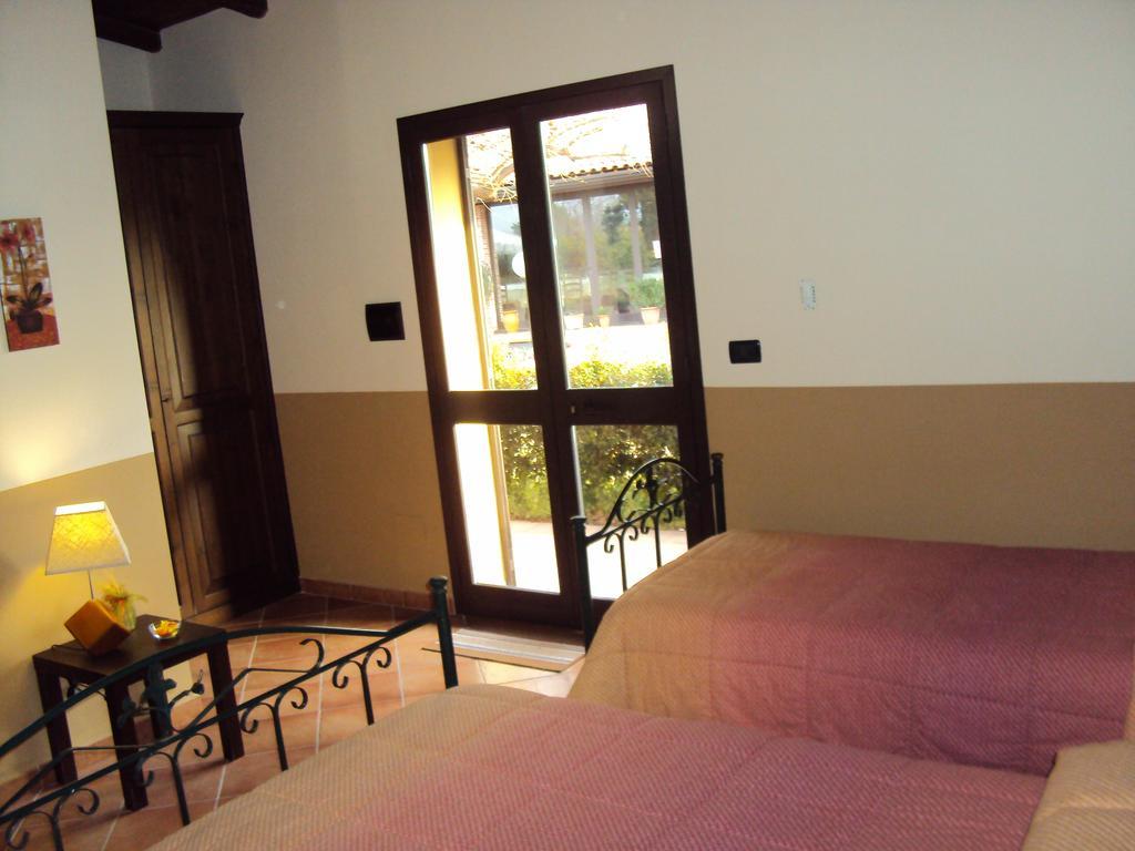 Agriturismo Il Pozzo Antico Маскали Екстериор снимка