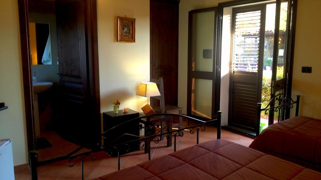 Agriturismo Il Pozzo Antico Маскали Екстериор снимка