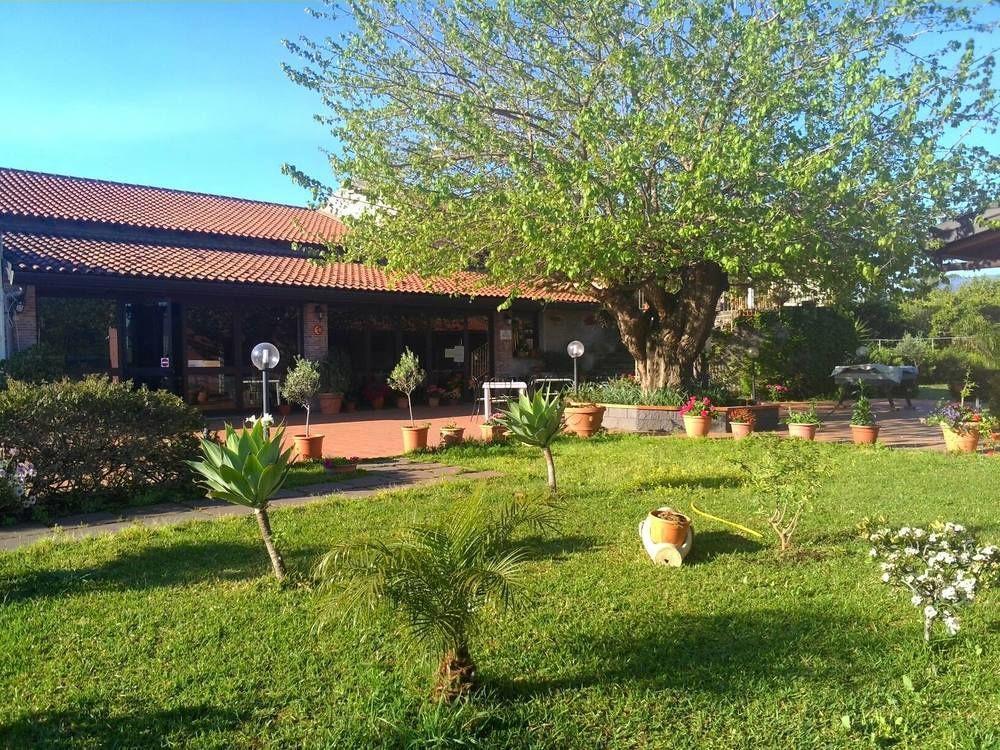 Agriturismo Il Pozzo Antico Маскали Екстериор снимка