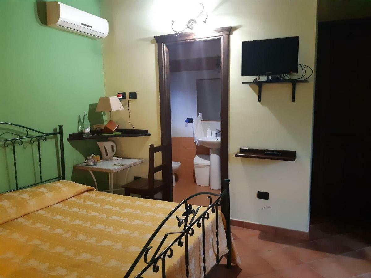 Agriturismo Il Pozzo Antico Маскали Екстериор снимка